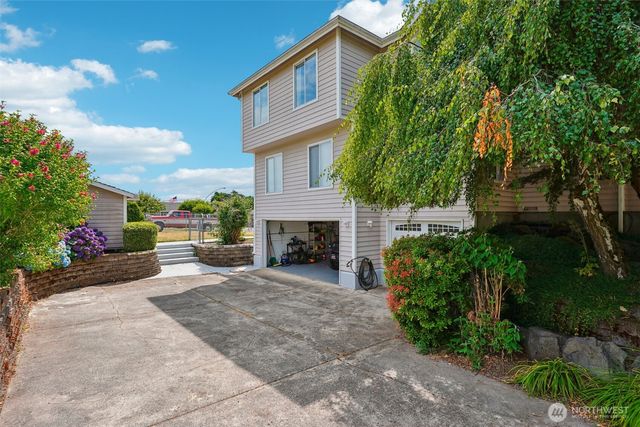 4608 Browns Point Boulevard, Tacoma, WA 98422