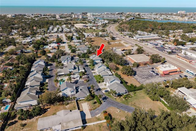 11722 CURRIE LANE D1, Largo, FL 33774