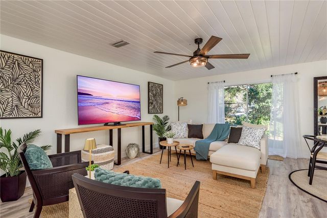 11722 CURRIE LANE D1, Largo, FL 33774