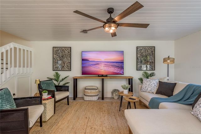 11722 CURRIE LANE D1, Largo, FL 33774