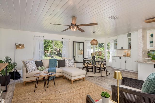 11722 CURRIE LANE D1, Largo, FL 33774