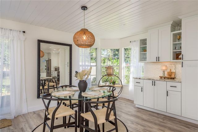 11722 CURRIE LANE D1, Largo, FL 33774