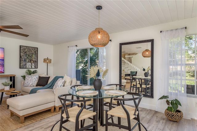 11722 CURRIE LANE D1, Largo, FL 33774