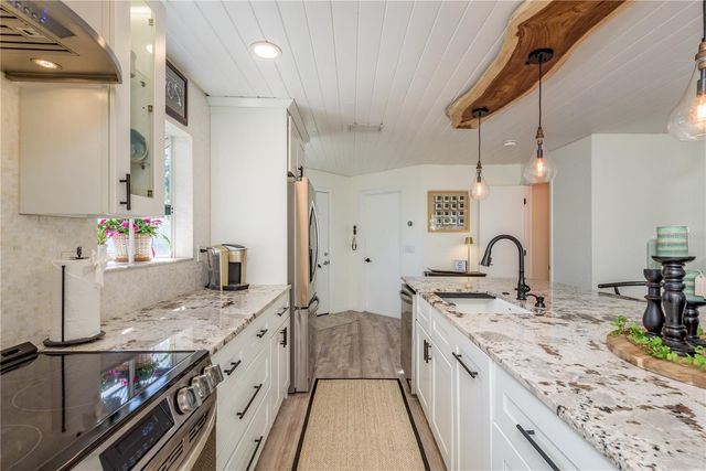 11722 CURRIE LANE D1, Largo, FL 33774