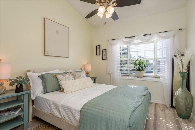 11722 CURRIE LANE D1, Largo, FL 33774