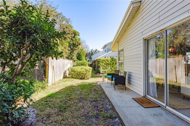 11722 CURRIE LANE D1, Largo, FL 33774