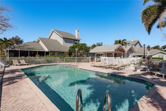 11722 CURRIE LANE D1, Largo, FL 33774