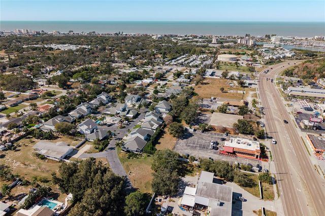 11722 CURRIE LANE D1, Largo, FL 33774