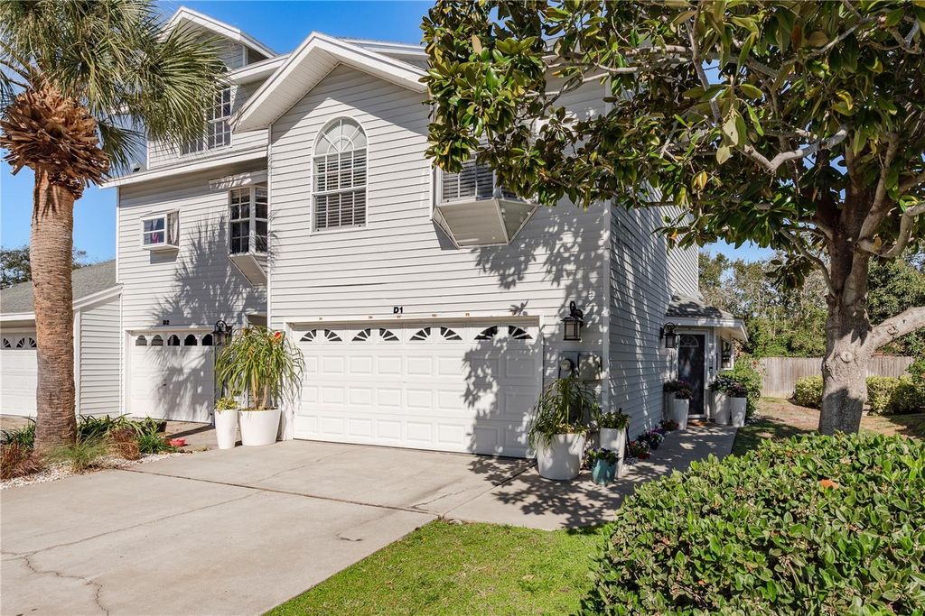 11722 CURRIE LANE D1, Largo, FL 33774