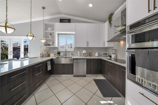 14666 SW 113th St, Miami, FL 33186