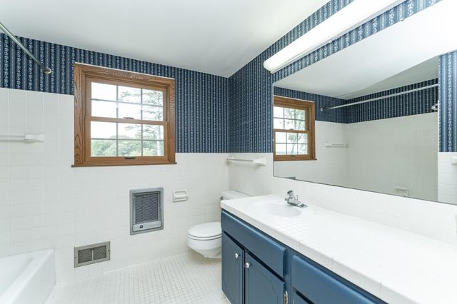 1728 8th Street SW, Rochester, MN 55902