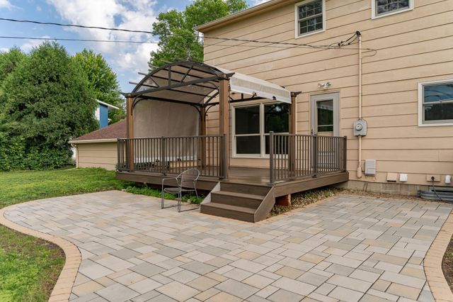1728 8th Street SW, Rochester, MN 55902