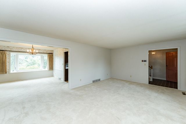 1728 8th Street SW, Rochester, MN 55902