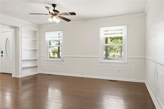 34 Little Florida RD, Poquoson, VA 23662