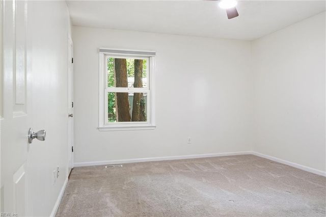 34 Little Florida RD, Poquoson, VA 23662