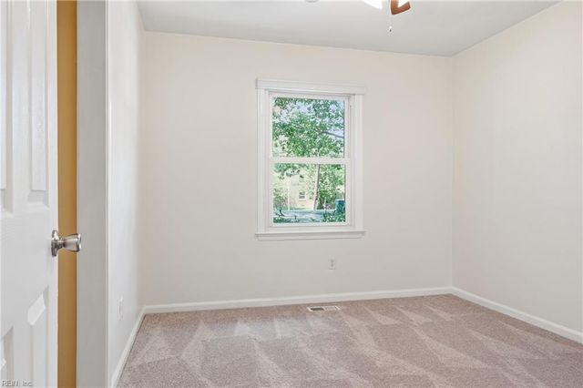 34 Little Florida RD, Poquoson, VA 23662