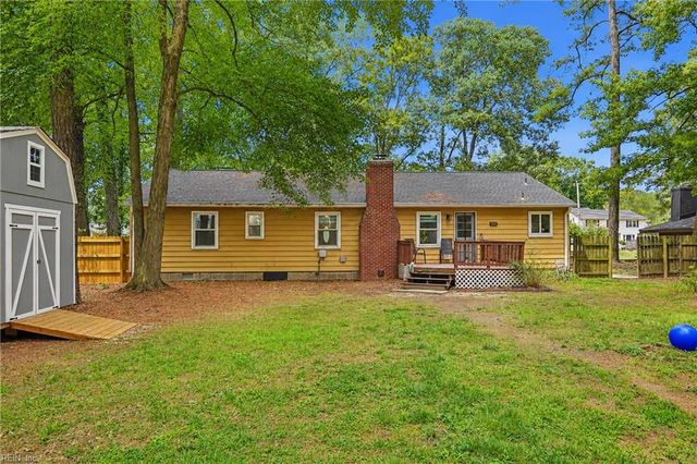 34 Little Florida RD, Poquoson, VA 23662