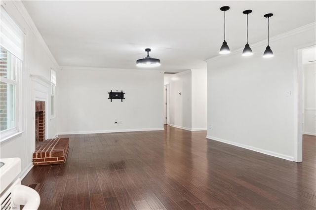34 Little Florida RD, Poquoson, VA 23662