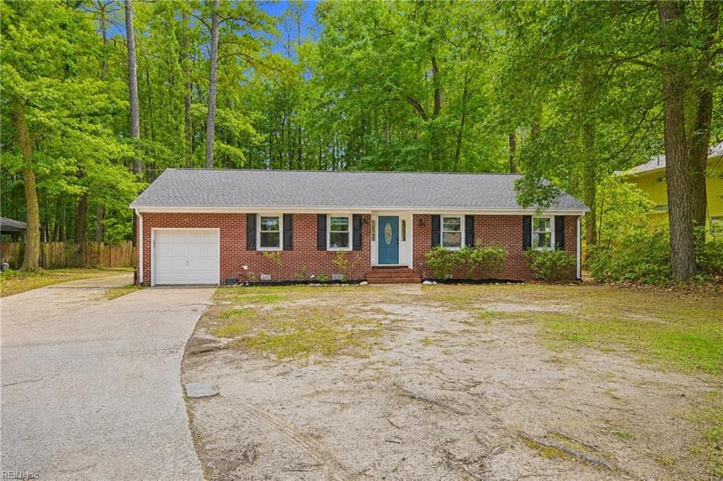 34 Little Florida RD, Poquoson, VA 23662