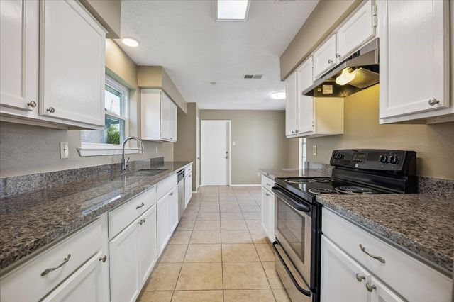 16819 Quail Crest Court, Houston, TX 77489