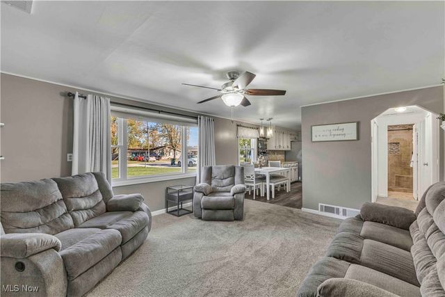 12104 Alton Drive, Grafton, OH 44044