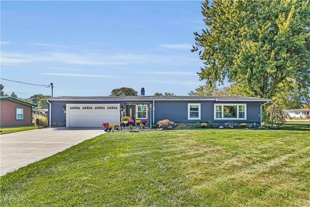 12104 Alton Drive, Grafton, OH 44044