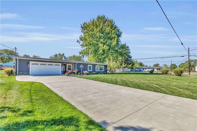 12104 Alton Drive, Grafton, OH 44044