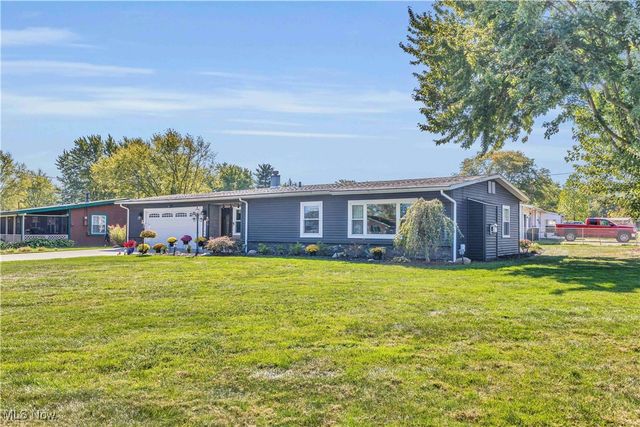 12104 Alton Drive, Grafton, OH 44044