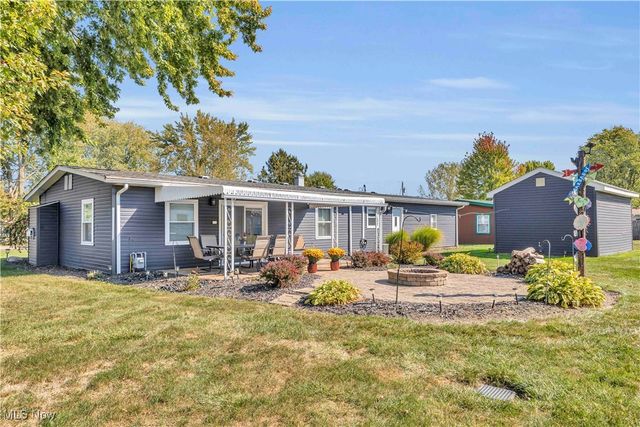 12104 Alton Drive, Grafton, OH 44044