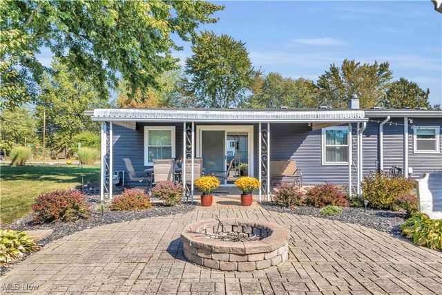 12104 Alton Drive, Grafton, OH 44044