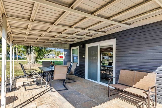 12104 Alton Drive, Grafton, OH 44044