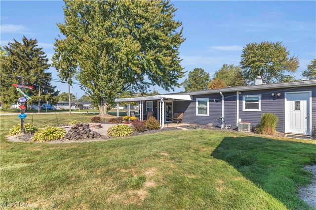 12104 Alton Drive, Grafton, OH 44044