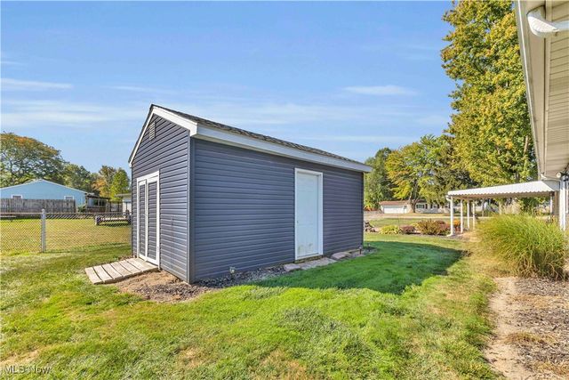 12104 Alton Drive, Grafton, OH 44044