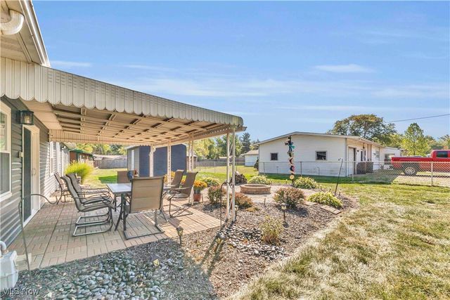 12104 Alton Drive, Grafton, OH 44044