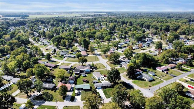 12104 Alton Drive, Grafton, OH 44044