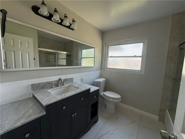 11092 Dallas, Garden Grove, CA 92840