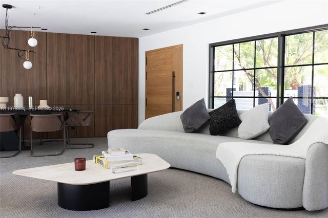 2500 Bayview Dr, Fort Lauderdale, FL 33305