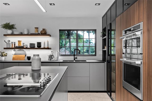 2500 Bayview Dr, Fort Lauderdale, FL 33305