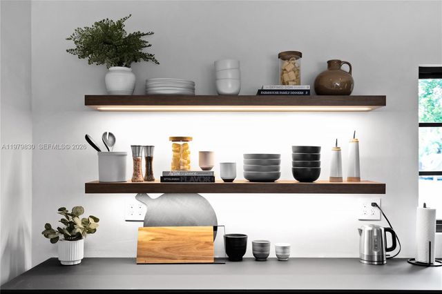 2500 Bayview Dr, Fort Lauderdale, FL 33305