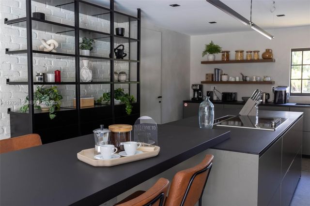 2500 Bayview Dr, Fort Lauderdale, FL 33305