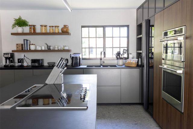 2500 Bayview Dr, Fort Lauderdale, FL 33305