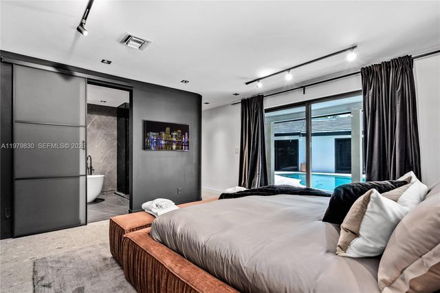 2500 Bayview Dr, Fort Lauderdale, FL 33305