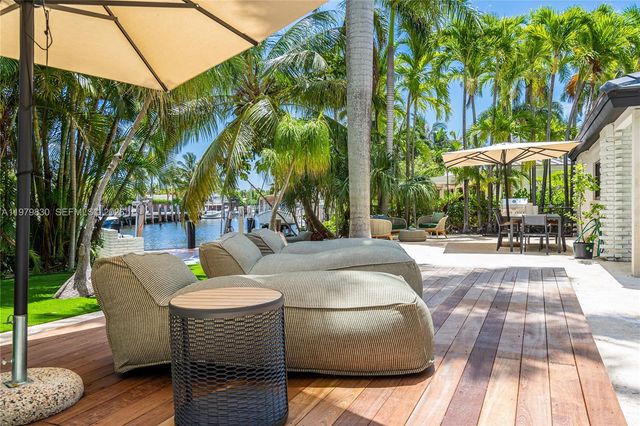 2500 Bayview Dr, Fort Lauderdale, FL 33305