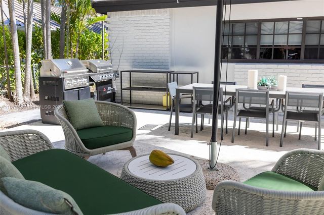 2500 Bayview Dr, Fort Lauderdale, FL 33305