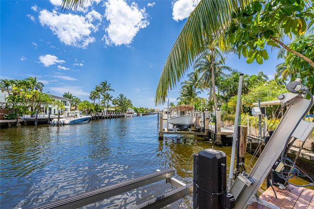 2500 Bayview Dr, Fort Lauderdale, FL 33305