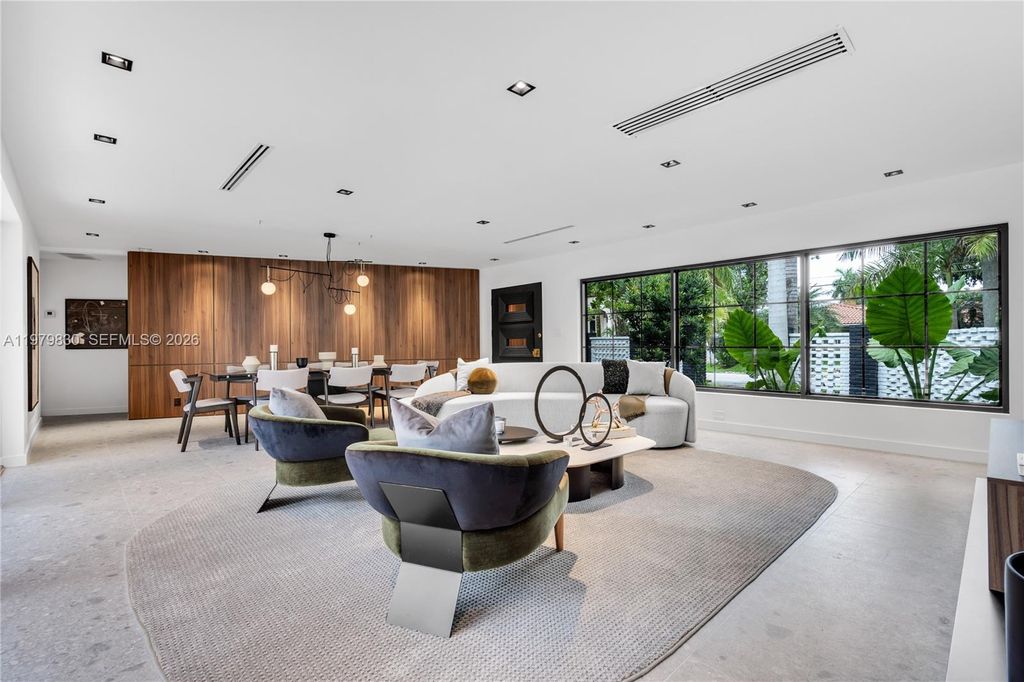 2500 Bayview Dr, Fort Lauderdale, FL 33305