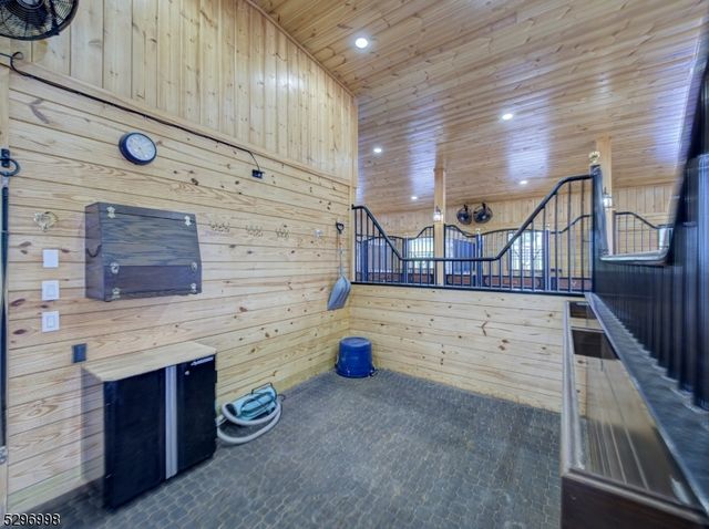 33 Kappus Rd, Alexandria Twp., NJ 08848