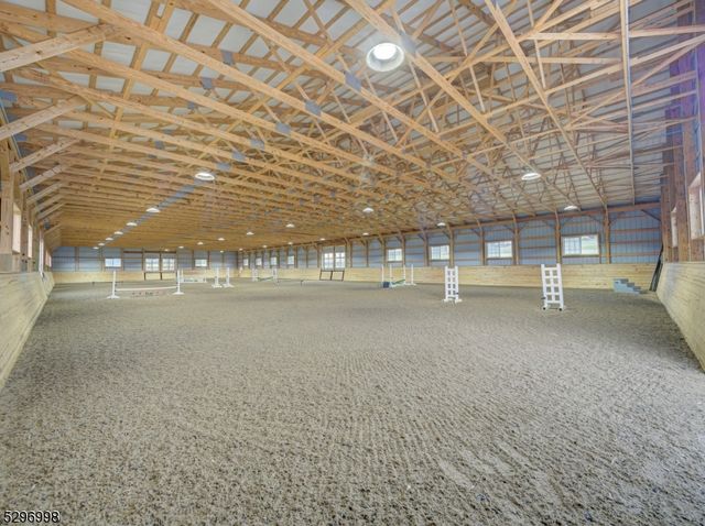 33 Kappus Rd, Alexandria Twp., NJ 08848