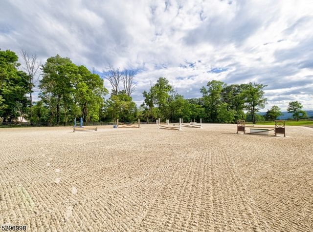 33 Kappus Rd, Alexandria Twp., NJ 08848