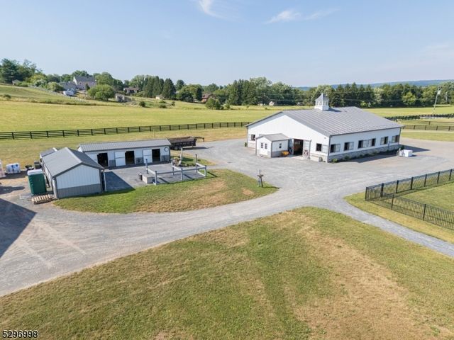 33 Kappus Rd, Alexandria Twp., NJ 08848